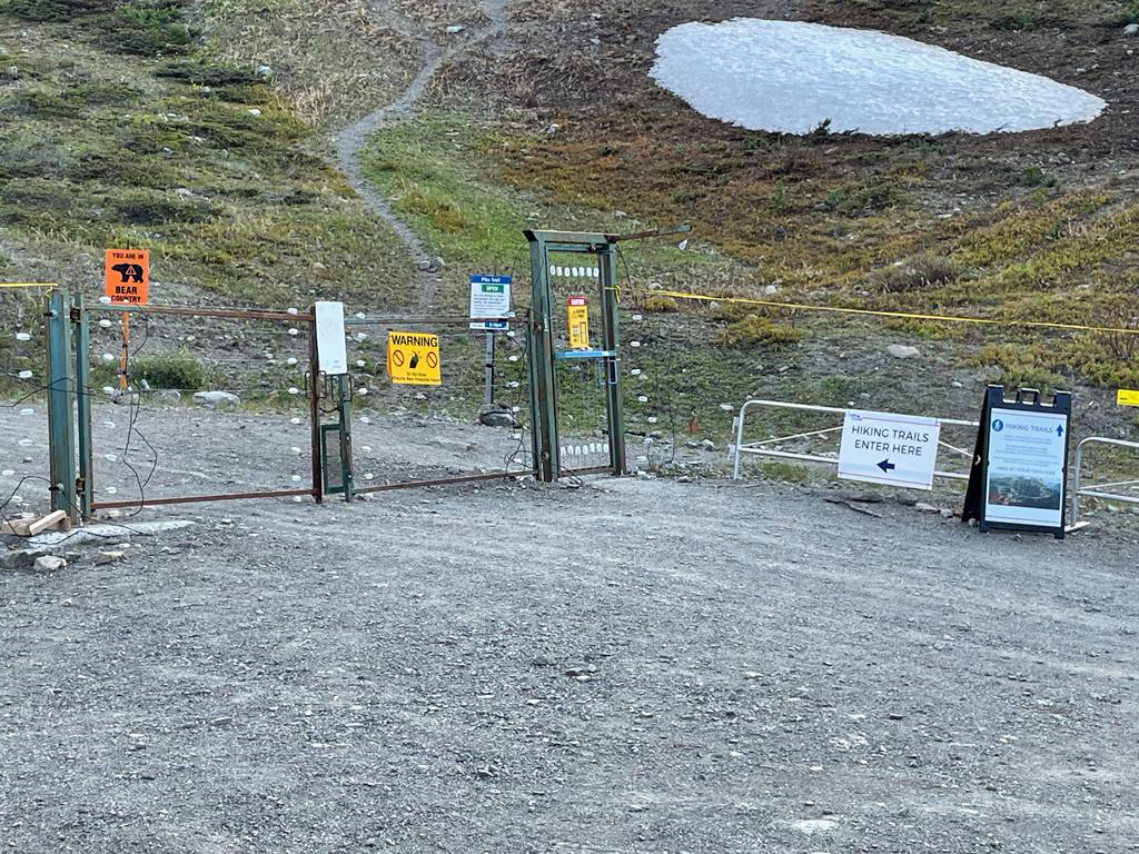 wandelen in banff bear warning