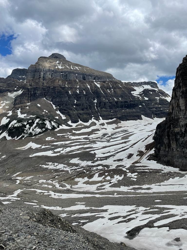 plain of six glaciers trail