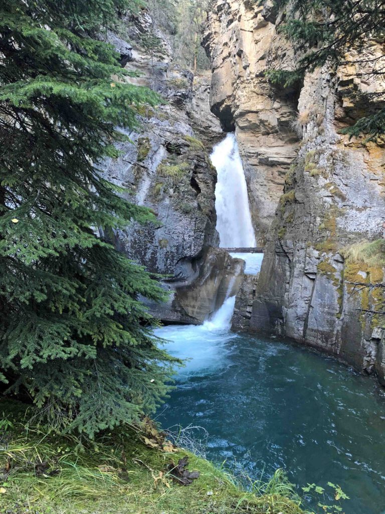johnston canyon trail