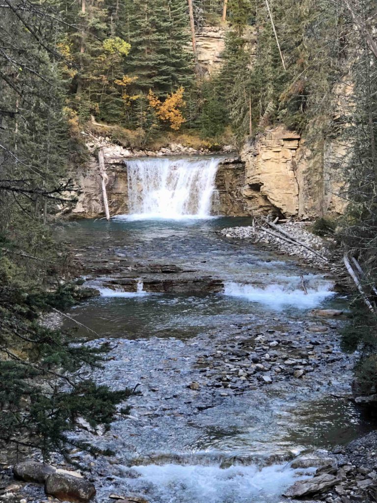 johnston canyon trail