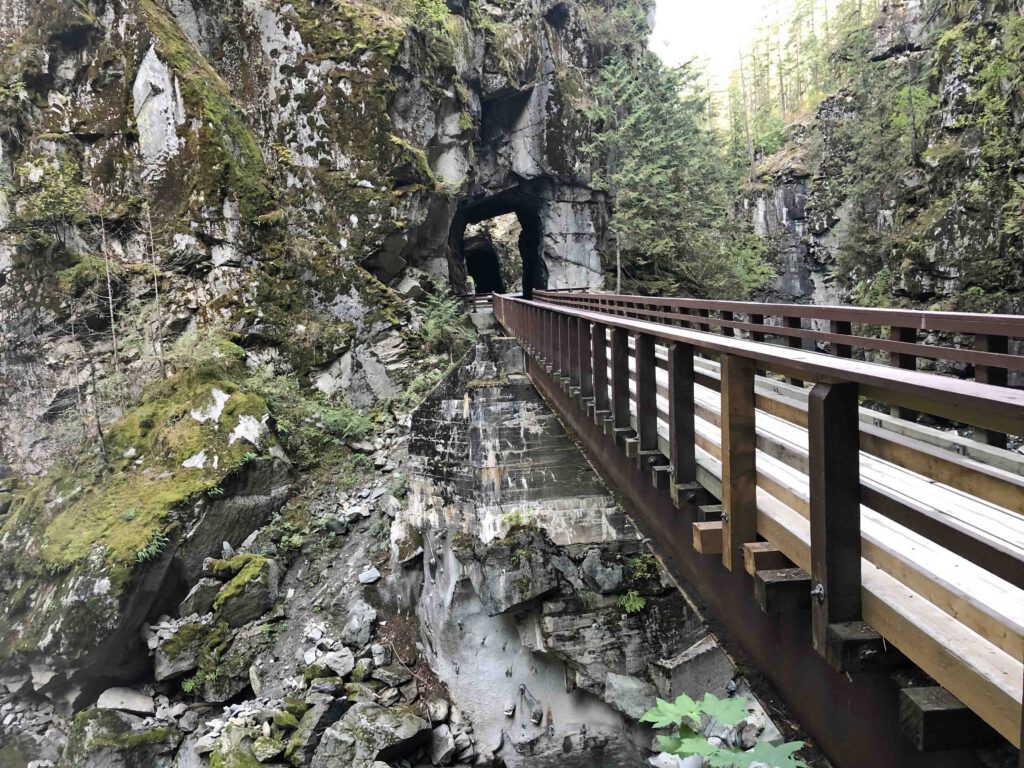 othello tunnels wandeling