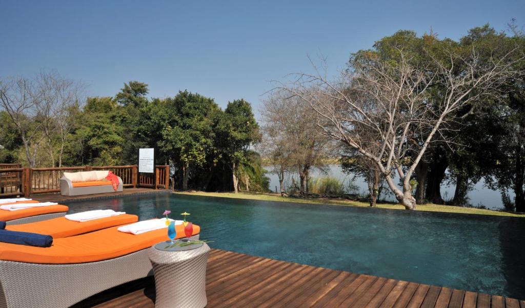 Cresta Mowana Safari Resort & Spa
