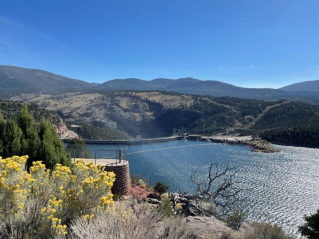 Flaming Gorge National Recreation Area bezoeken: praktische gids voor avontuur & ontspanning
