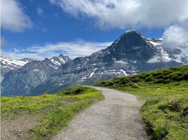 De 10 Mooiste wandelingen in Lauterbrunnen: top 10 hikes in de Jungfrau-vallei (Berner Oberland, Zwitserland)